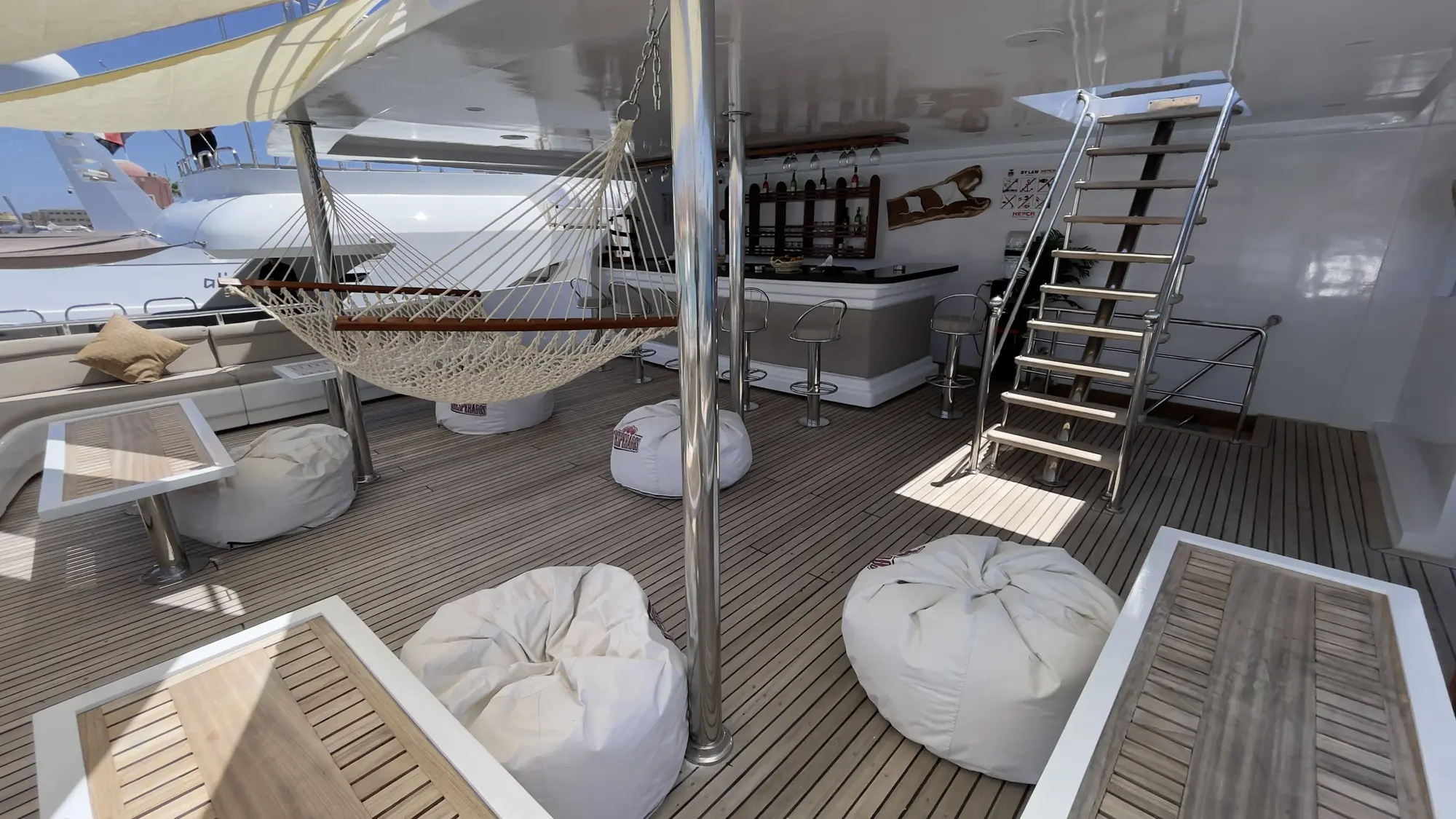 suite-upper-deck